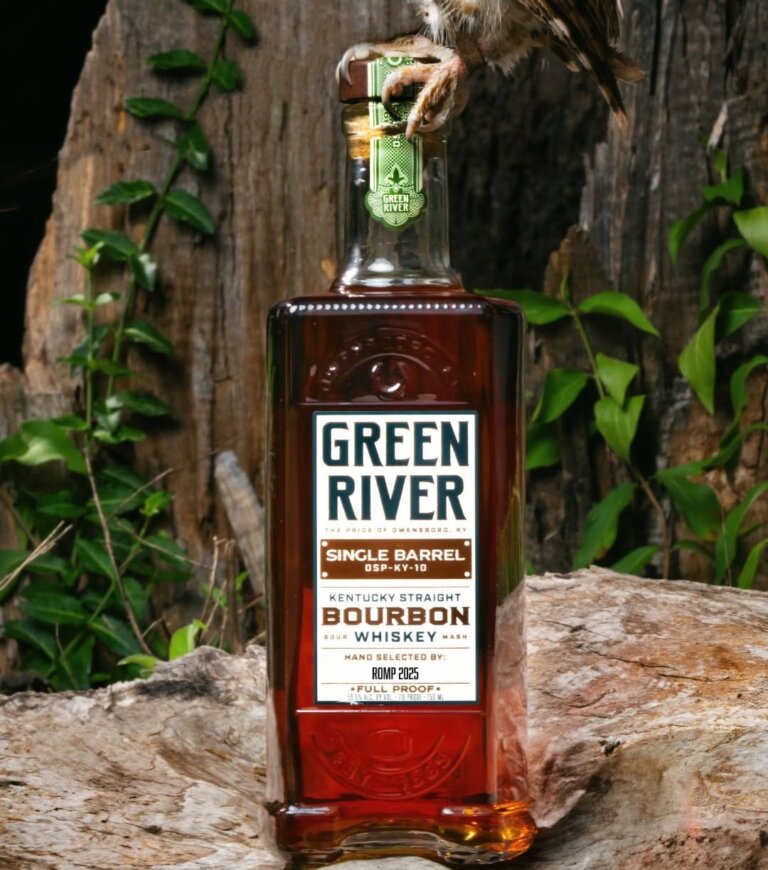 Product shot of Kentucky Straight Bourbon from Green River.