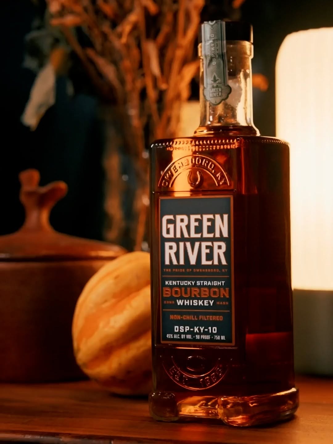 A product shot of Kentucky Straight Bourbon Whiskey from Green River Distillery.